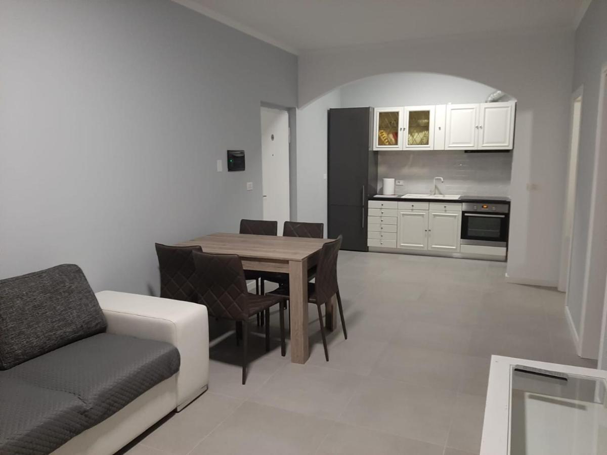 Junik Apartment Orikum Bagian luar foto